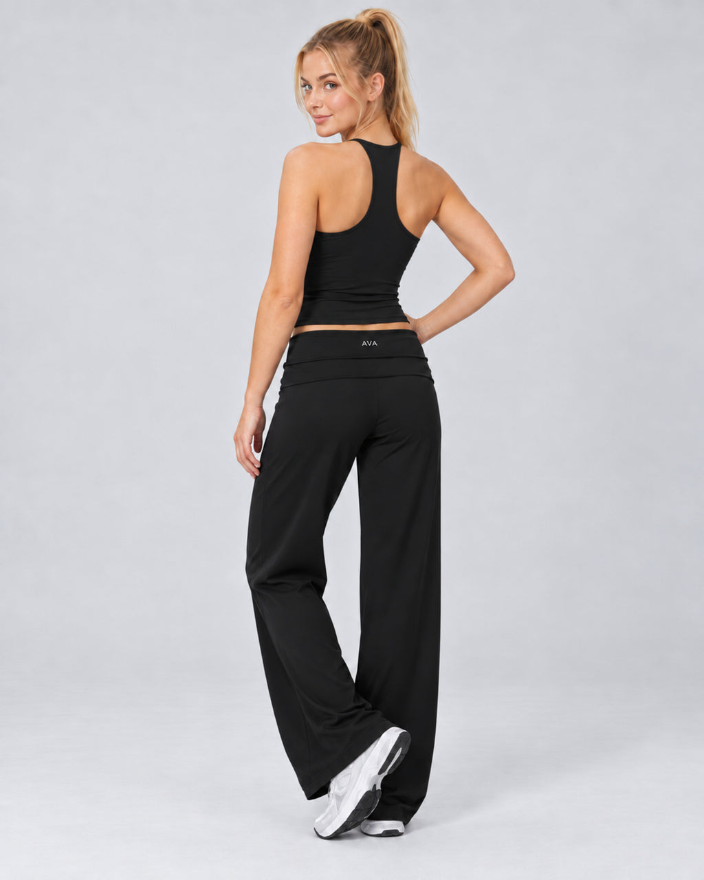 AVA Women’s Flow Performance Set – Black