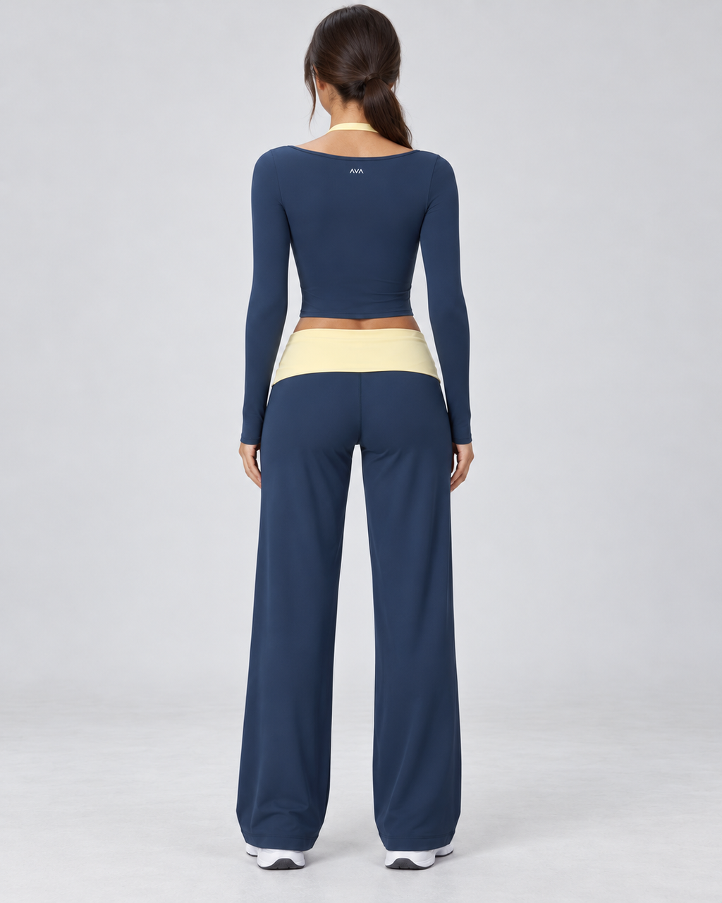 AVA Women’s Contrast Performance Set - Navy & Beige